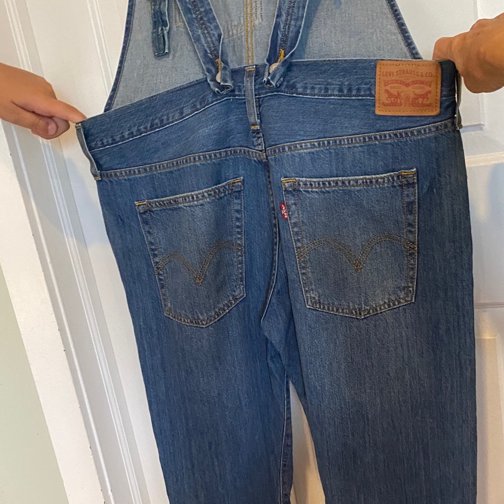 Levi's Women’s Denim Overalls straight leg blue pockets distressed boho hippie - Picture 6 of 13